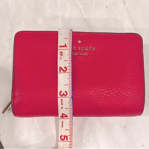 🔥NWOT Kate Spade Vibrant Pink Clutch🔥